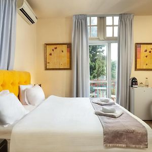 The Colony Hotel - Historical Templar'S Building